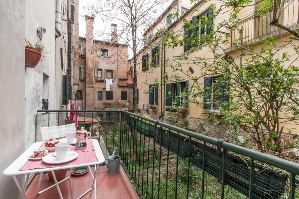Ca' Cordoni - Charming Place In The Heart Of Venesia Bagian luar foto